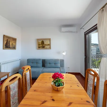 Apartment Limun-1 By Interhome Trogir